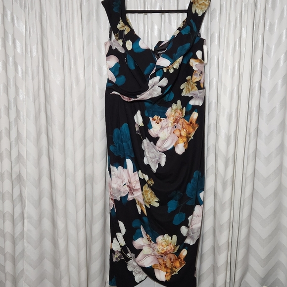 City Chic Off Shoulder Floral Dress - Picture 3 of 13